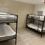 Appartement Dortoir Pour 6-8 Personnes Proche 100 M Du Metro