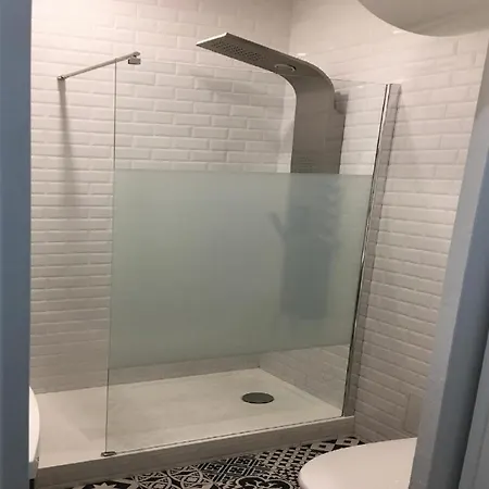 Dortoir Pour 6-8 Personnes Proche 100 M Du Metro Paris