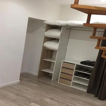 Dortoir Pour 6-8 Personnes Proche 100 M Du Metro Apartment