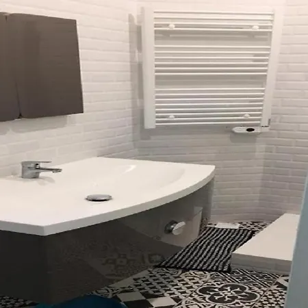 Dortoir Pour 6-8 Personnes Proche 100 M Du Metro